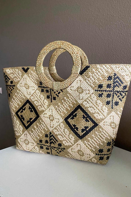 Black/Tan/White Grass Reed Hand Bag. Handmade in the Philippines. Made with very strong Grass Reeds