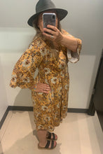 Load image into Gallery viewer, Michelle Dress in Paisley 🇨🇦
