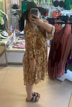 Load image into Gallery viewer, Michelle Dress in Paisley 🇨🇦