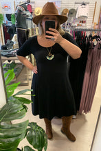 Load image into Gallery viewer, Made in Canada clothing plus size 
Canadian made clothing in plus sizes in Abbotsford BC
Best selection of Canadian made clothing from a great Canadian business in the Fraser Valley of BC
Abbotsford's best Plus size clothing store