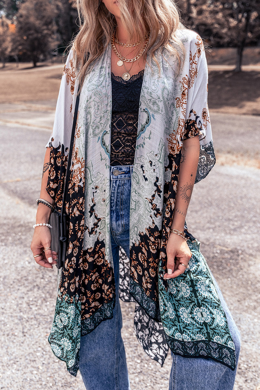 Open Boho Print Kimono. Made out of 100% Cotton. Perfect for indoor and outdoor occasions.