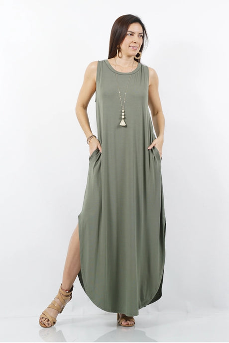 Casual plus sized maxi dress wit pockets. Plus size natural fabrics