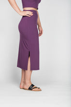 Load image into Gallery viewer, Bamboo ribbed fabric pencil skirt.
