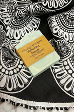 Load image into Gallery viewer, Natural Locally Handmade Soap in Scent &#39;Refreshing Energy&#39;
