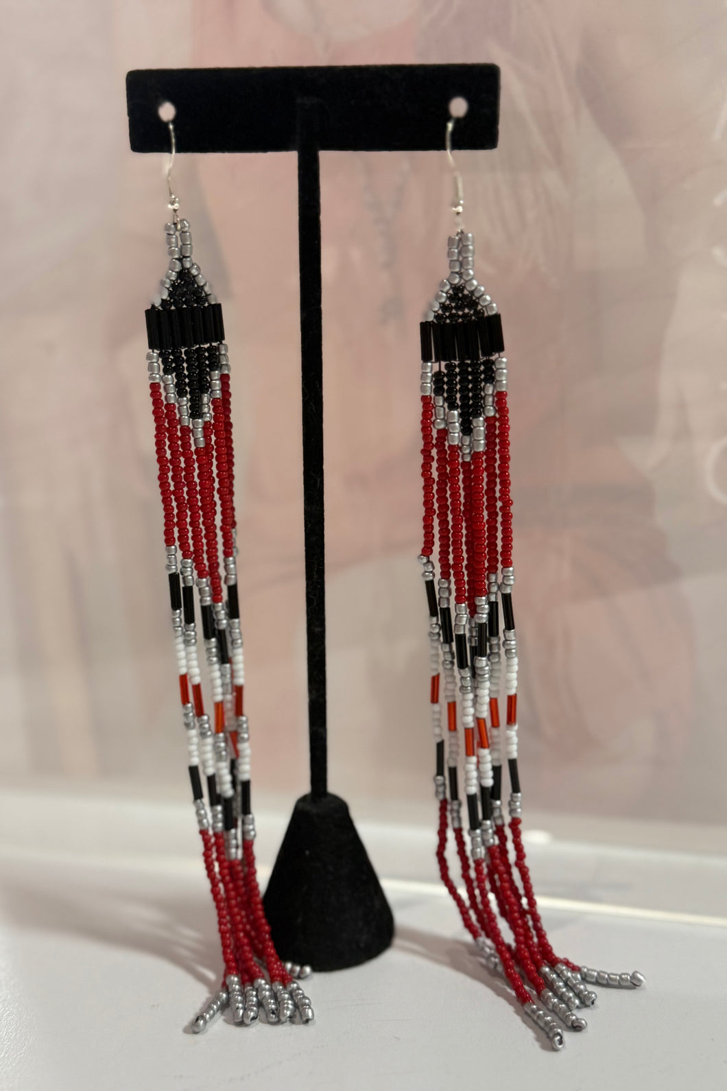 Red/Silver/Back Hand Beaded Earrings. Made in Canada Locally. Supporting First Nations Artists and Businesses.
Local First Nations beaded earrings