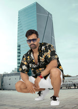 Load image into Gallery viewer, Canadian retailer with men&#39;s clothing for Summer. Tropical vacation 
Aloha shirts for men. Tropical shirts for venation. Hawaiian shirts for men. Hawaiian shirts in Fraser Valley BC
Hawaiian shirts in Abbotsford BC. 
Canadian retail with Hawaiian shirts for men and women. Vacation wear for men. Resort wear for men. Canadian men&#39;s clothing.
