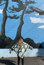 Load image into Gallery viewer, Blanket Shawl 🇨🇦
