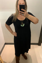 Load image into Gallery viewer, 3/4 length dress in bamboo fabric plus sizes available.
Plus size curve fashion in Abbotsford BC
Made in Canada clothing store near me

