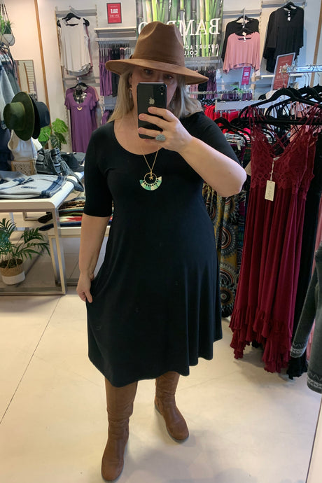 Plus size dresses near me
Plus size dresses in Bamboo fabric 
Made in Canada plus size clothing in Abbotsford BC
Plus size Canadian made bamboo clothing in the Fraser Valley of BC
Best selection on plus size dresses and blouses in a Canadian retailer with made in Canada clothing

