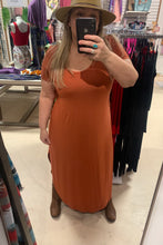 Load image into Gallery viewer, Ethical Plus size clothing in Canada. Canadian made ethical plus size clothing online. In store ethical plus size clothing in Canada. Fraser Valley Bc Plus size clothing for women.
