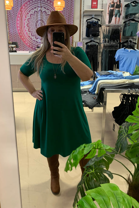 Bamboo dress in green. Mid length bamboo dresses for all ages. Eco friendly fashion in Abbotsford BC. Bohemian style dresses made in Canada. Conscious fashion Fraser Valley BC
Made in Canada clothing store in Abbotsford BC