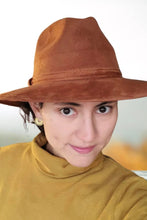 Load image into Gallery viewer, Suede Hat
